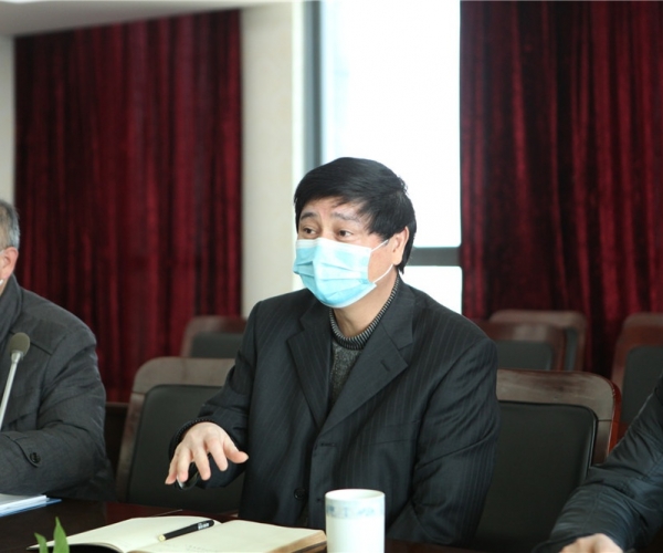 黄冈市政协副主席马玉华来w66集团丝绸集团调研工作