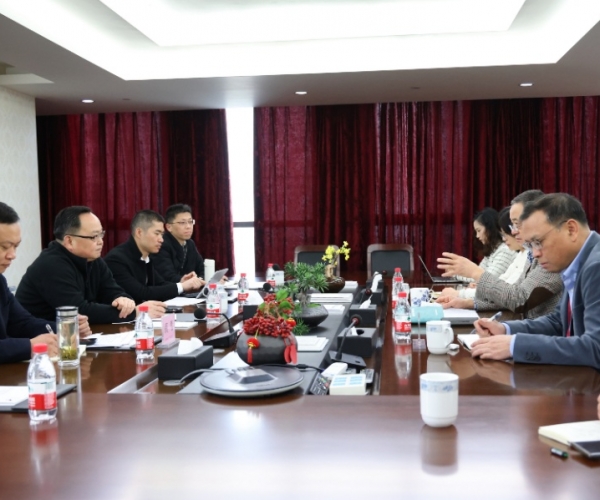 黄冈经开区党工委副书记、管委会主任戴锋光临走访调研