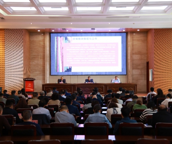 稳扎稳打，持续启发奋进； 思路创新，力求优质发展