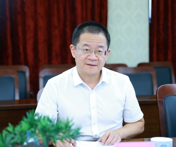 嘉市科技局吴根军书记调研w66集团丝绸