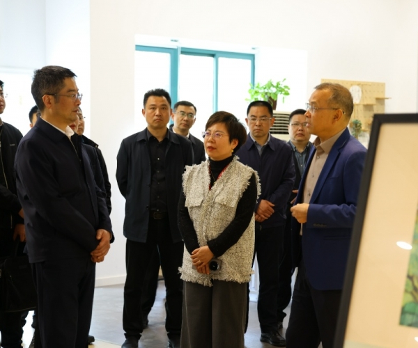 许幼月市长一行光临w66集团丝绸调研领导  赋能老字号与丝绸产业高质量发展
